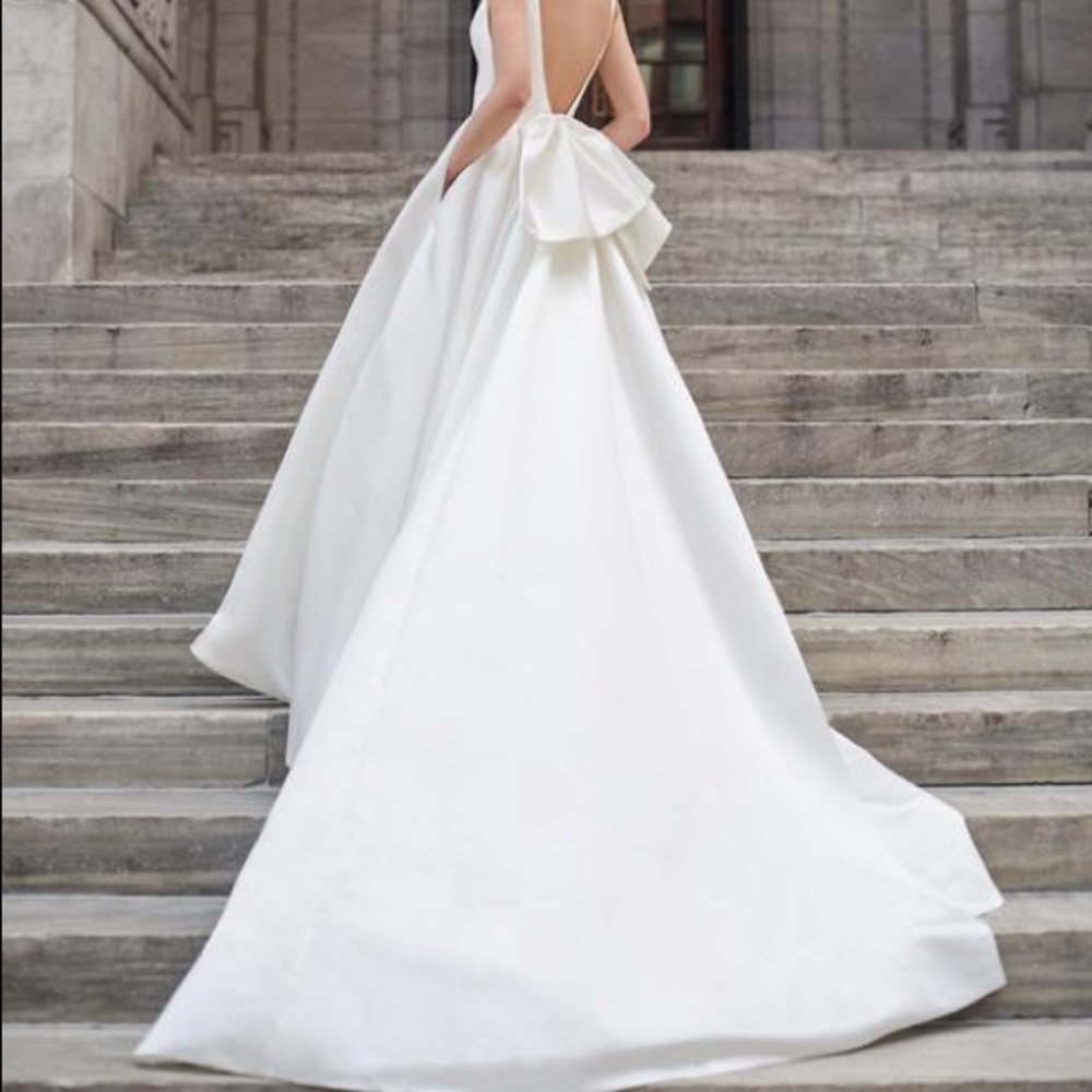 Monique Lhullier Bliss Wedding Gown BL19102